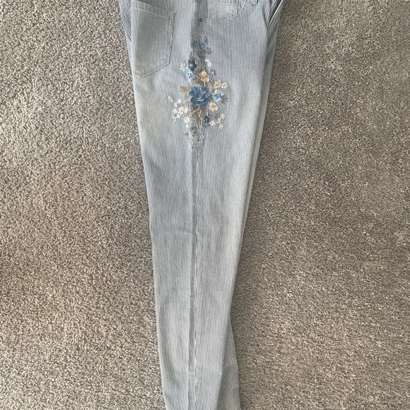 Driftwood Meg Embroidered Floral Women's Jeans - Picture 3 of 6